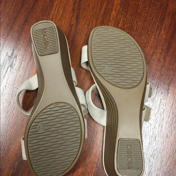 Vionic Tan/Cream W9 3 Adjustable Straps - Picture 6 of 9